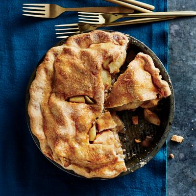 1511p183-double-crust-apple-pie_0